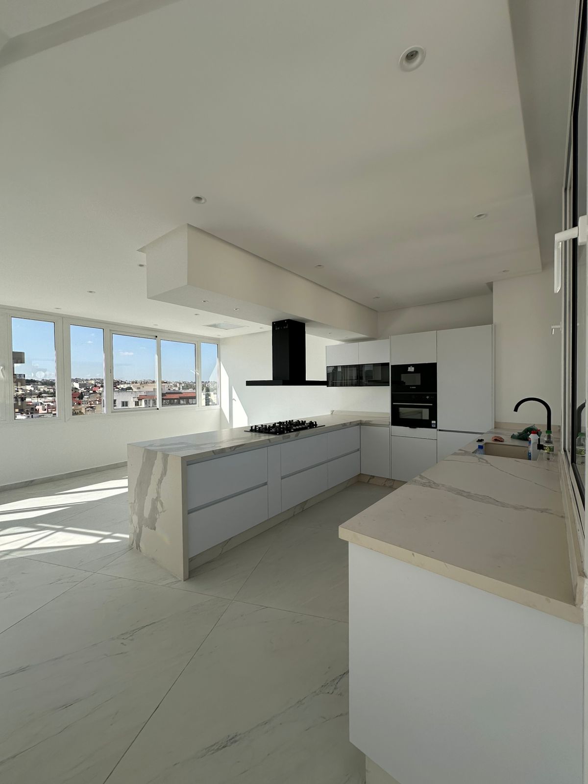 Penthouse-a-vendre-rue-marrakech-vue-montagne - Miniature 1