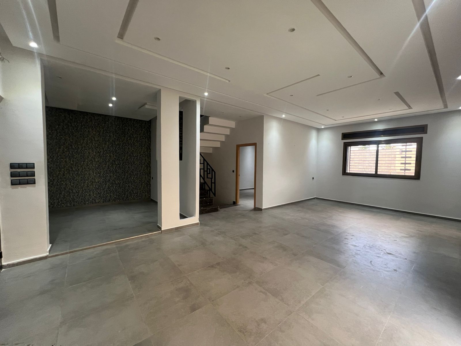 Villa à vendre – Route Achakar, Complexe Assalam | Confort, espace & cadre paisible