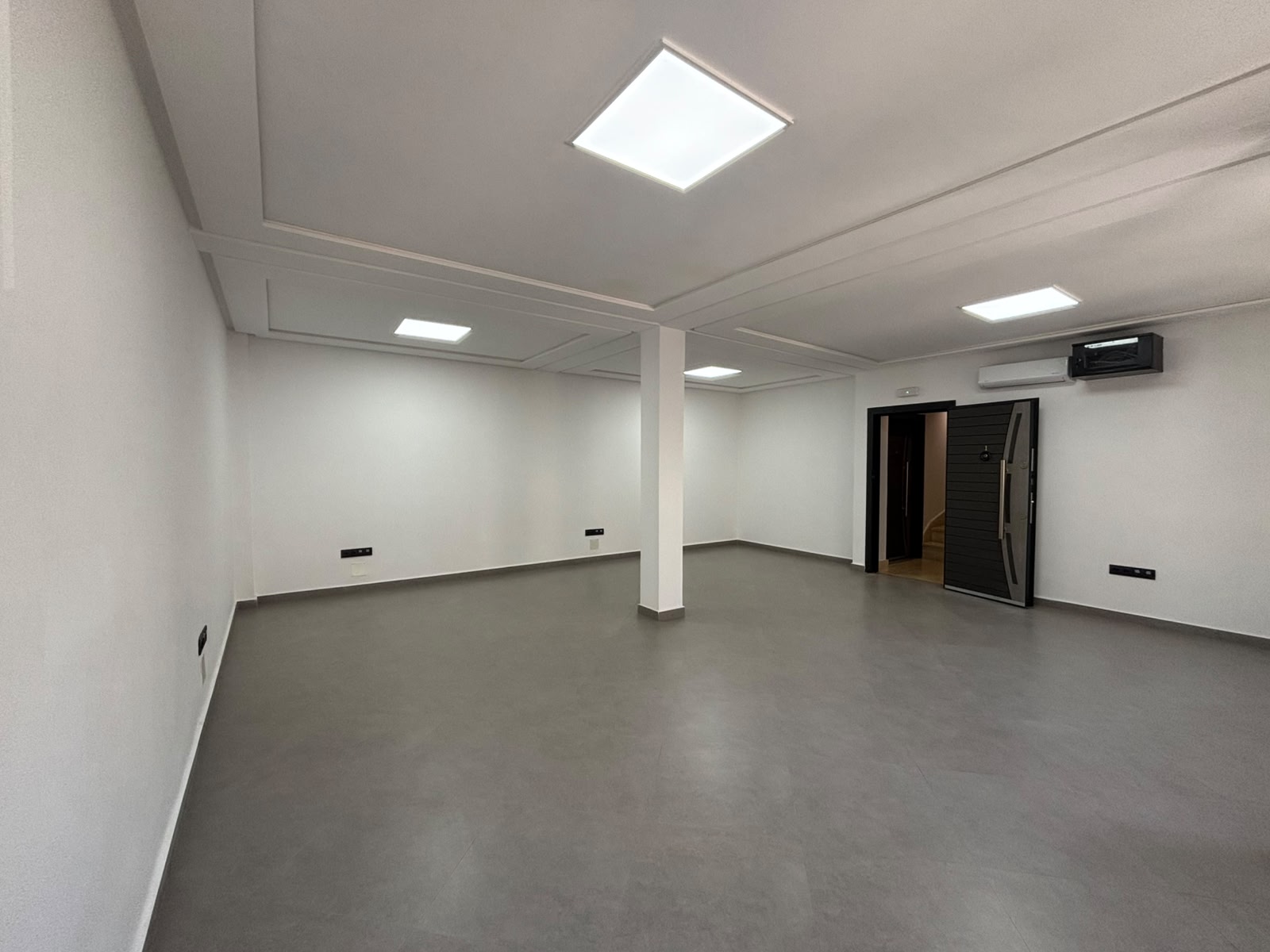 MDK Immobilier présente un bureau de 60 m² à louer à long terme. - Image 1