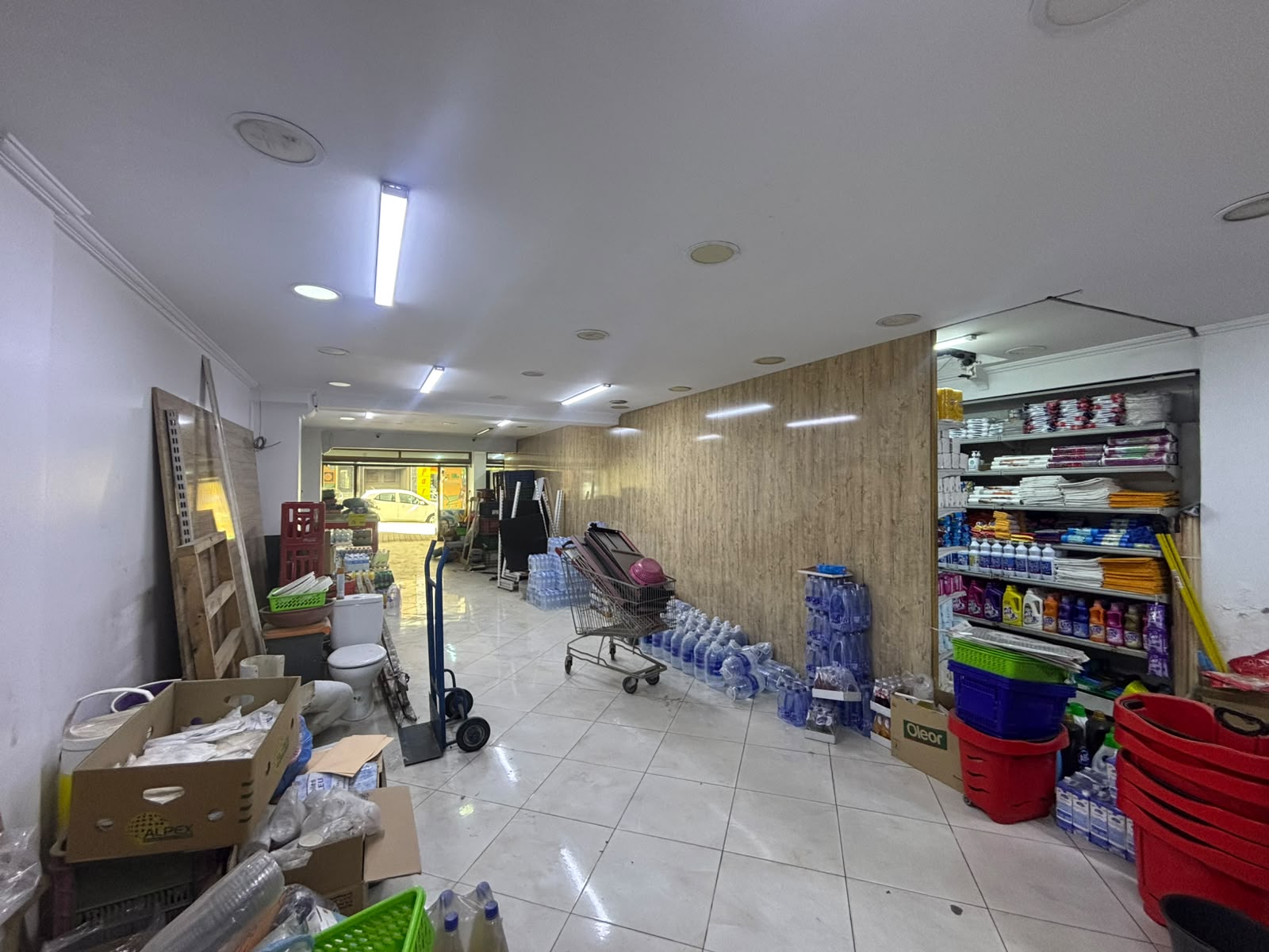 Local Commercial 208 m² – Emplacement Premium au Centre-Ville